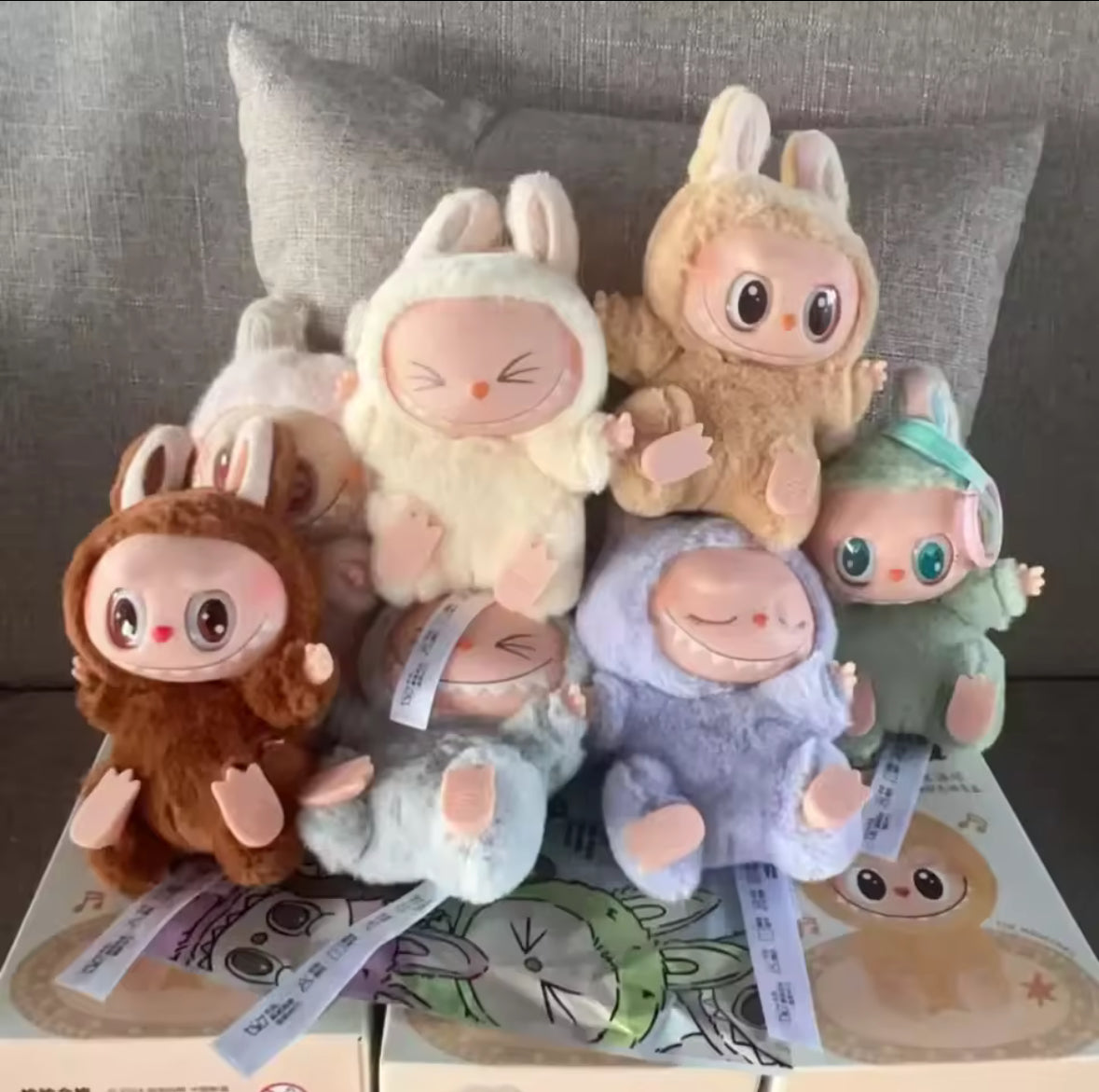 Popmart Labubu-caja ciega de la Serie de monstruos, colección de figuras de Manga, muñeca bonita, decoración de escritorio, regalos de cumpleaños para niñas