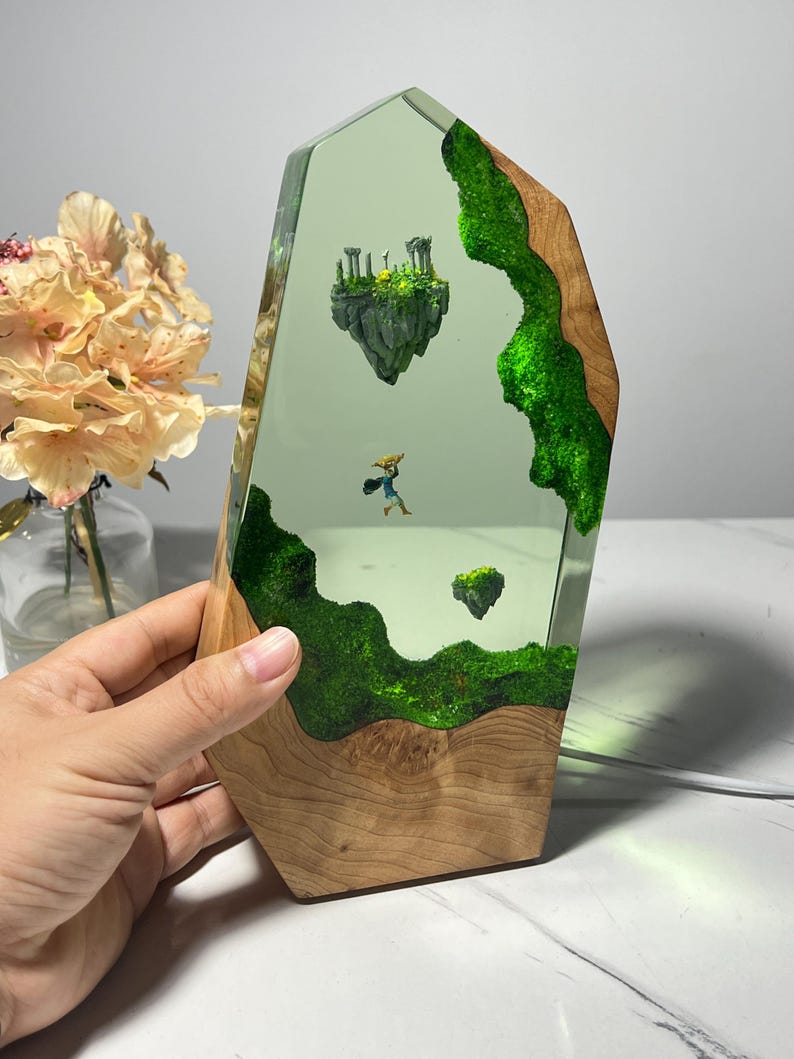 Lámpara de noche de madera y resina TOTK, regalo para fans de los videojuegos: decoración de mesa, regalo de cumpleaños, lámpara de espada maestra, arte de resina TLOZ BOTW, estatua de Hylia.