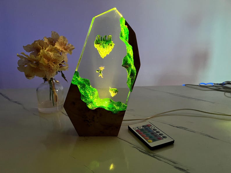 Lámpara de noche de madera y resina TOTK, regalo para fans de los videojuegos: decoración de mesa, regalo de cumpleaños, lámpara de espada maestra, arte de resina TLOZ BOTW, estatua de Hylia.