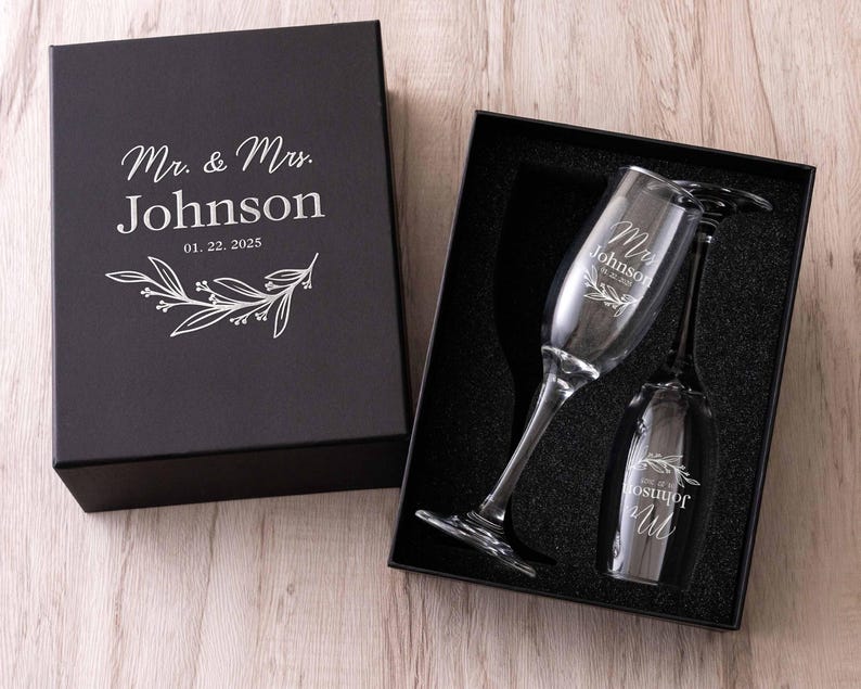 Juego de 2 copas de champán personalizadas, copas de boda para el Sr. y la Sra., regalo de boda personalizado, copas de brindis grabadas para los novios.